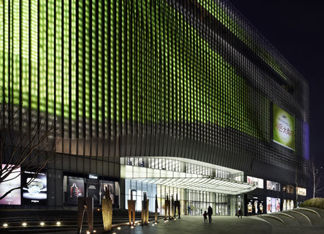 Hanwha Galleria, Cheonan, Shoppingcenter von UN Studio in Korea, executive architects, GANSAM Architects & Planners, Seoul, Medienfassade