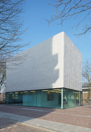 Jugendzentrum Amsterdam-Osdorp, Ymere Amsterdam, Atelier Kempe Thill, De hood