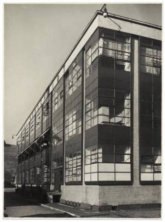 Fagus-Werke, Alfeld/Leine, Blick auf die Südost-Ecke des Hauptgebudes, Fotografie von Albert Renger-Patzsch, 1928