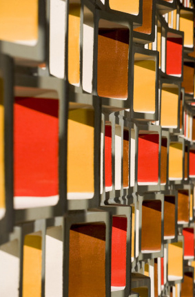 Mestura Arquitectes, Martinet School, Barcelona, Bunte Fassaden