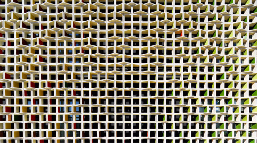 Mestura Arquitectes, Martinet School, Barcelona, Bunte Fassaden