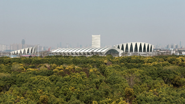 gmp Architekten von Gerkan, Marg und Partner, Arup, Schlaich Bergermann und Partner, Shanghai Oriental Sports Center (SOSC), Weltmeisterschaft des Schwimmweltverbands FINA, WES & Partner Landschaftsarchitekten