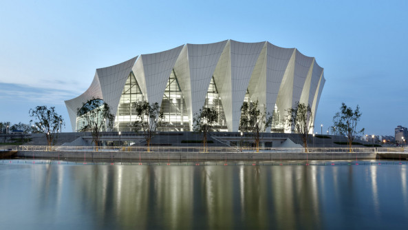 gmp Architekten von Gerkan, Marg und Partner, Arup, Schlaich Bergermann und Partner, Shanghai Oriental Sports Center (SOSC), Weltmeisterschaft des Schwimmweltverbands FINA, WES & Partner Landschaftsarchitekten