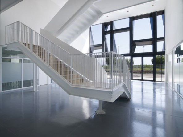 B�robau; Logistikzentrum; Italien; modostudio