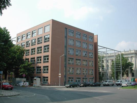 Fertigstellung eines Institutsneubaus in Leipzig