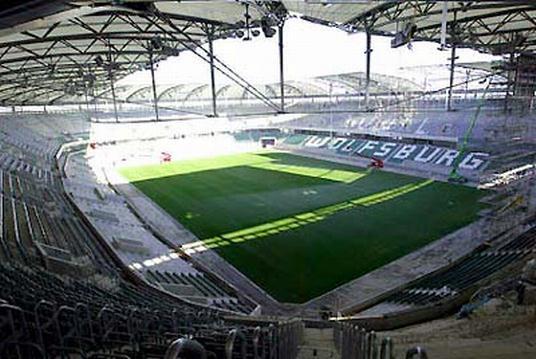 Volkswagen-Arena in Wolfsburg erffnet