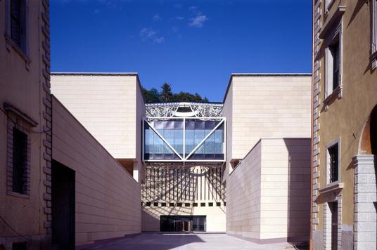 Mario Bottas Kunstmuseum in Rovereto erffnet