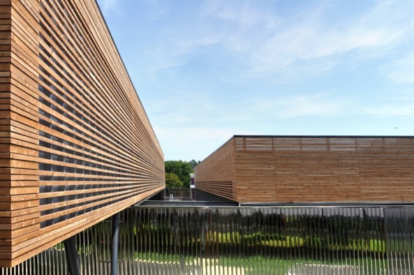 Schulerweiterung bei Paris