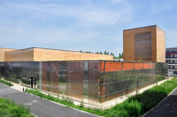 Schulerweiterung bei Paris