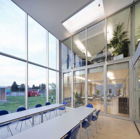 Hnxe, Anin Jeromin Fitilidis & Partner, Brogebude, Beton brut