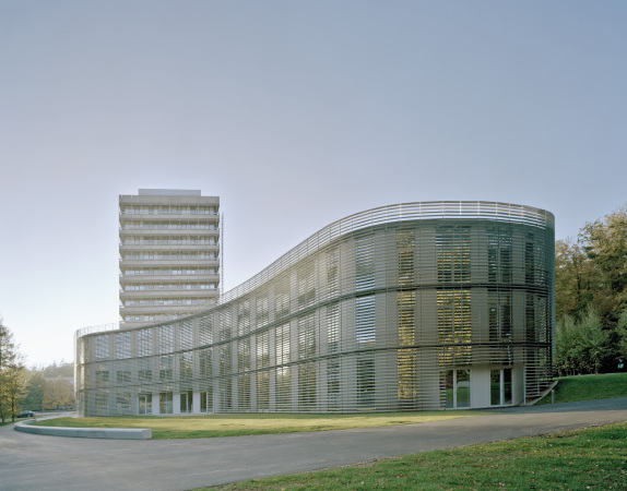 Forschungsbau in Stuttgart fertig