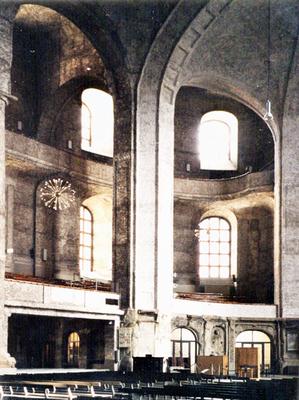 Inneres der Kreuzkirche in Dresden wird schlicht saniert