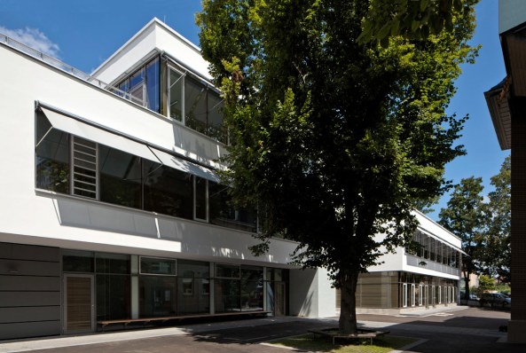Schule in Stuttgart erweitert
