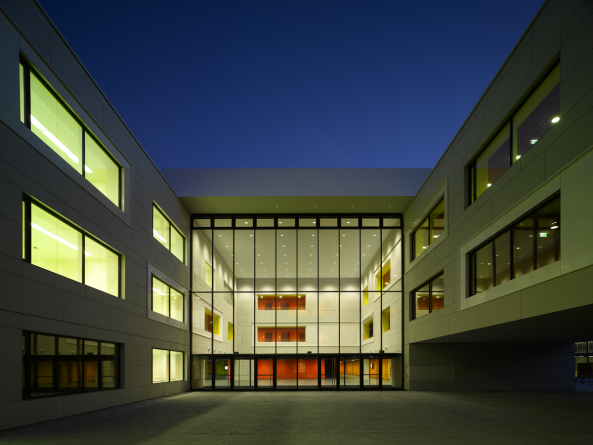 Realschule in Dachau fertig