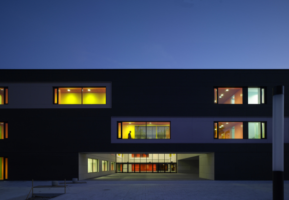 Realschule in Dachau fertig