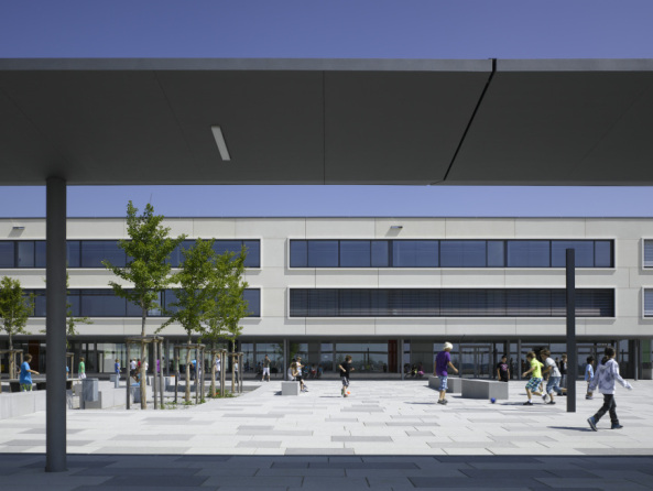 Gymnasium mit Dreifachsporthalle in Gaimersheim, Fuchs und Rudolph Architekten