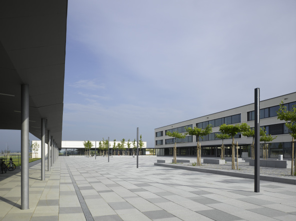 Gymnasium mit Dreifachsporthalle in Gaimersheim, Fuchs und Rudolph Architekten