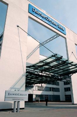 Bankgebude in Stuttgart eingeweiht