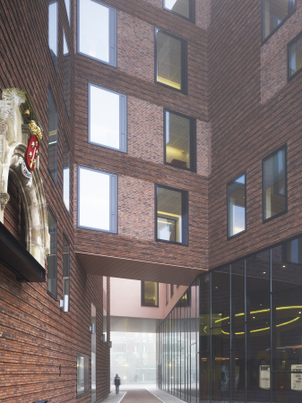 Rathaus mit Kino in Haarlem