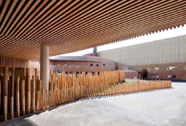 Casars-Doisneau, Schulkomplex, Saint-Denis