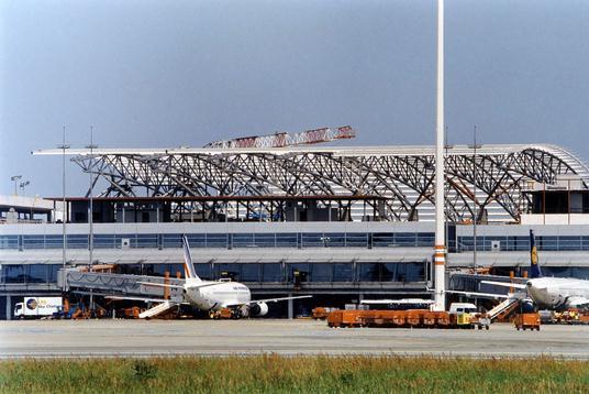Richtfest für Terminal 2 am Hamburger Flughafen
