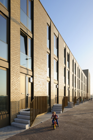 Wohnblock in Amsterdam fertig