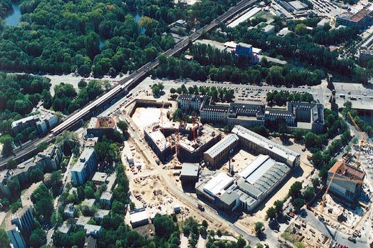 Grundsteinlegung für Hotel mit Bürohaus im Berliner KPM-Quartier