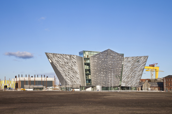 Titanic, Belfast, CivicArts/Eric R Kuhne & Associates, Todd Architects, Schiffsunglck