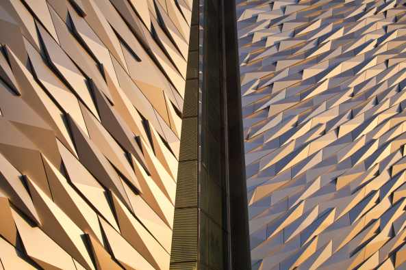Titanic, Belfast, CivicArts/Eric R Kuhne & Associates, Todd Architects, Schiffsunglck