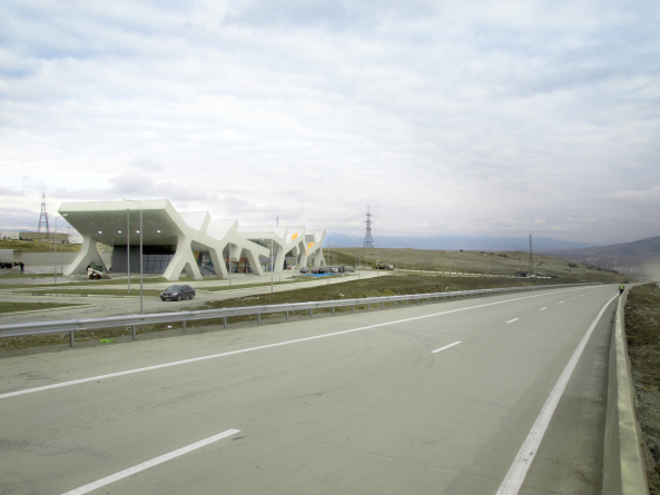 J. Mayer H. baut Raststtten in Georgien