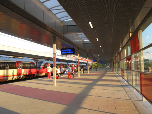 Gssler Kinz Kreienbaum Bahnhof Warschau Stadion