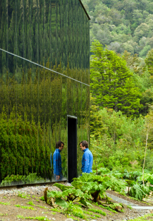 Panorama; Chile; Patagonien; Glacial water botteling plant