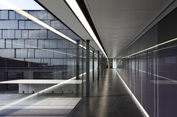 Baumschlager Eberle, Neugestaltung Eingangsbereich Flughafen Wien