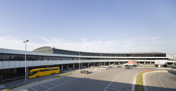 Baumschlager Eberle, Neugestaltung Eingangsbereich Flughafen Wien