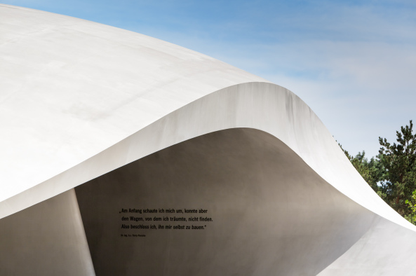 Porsche-Pavillon, Autostadt Wolfsburg, Henn, HG Merz, WES Landschaftsarchitekten