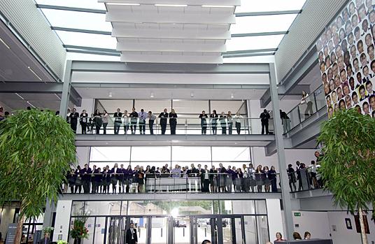 Wirtschafts-Akademie in Bexley von Foster eingeweiht
