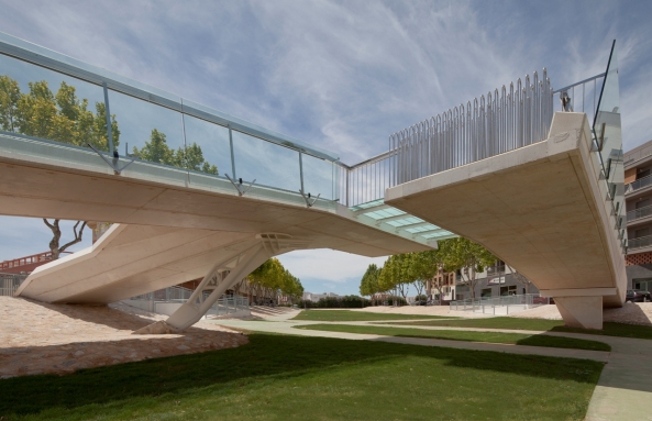 Kiss Bridge, Alicante, Joaqun Alvado Ban