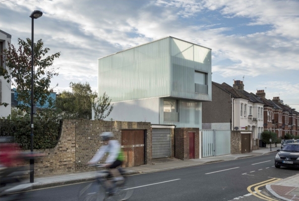 Carl Turner Architects, London, Brixton, Polycarbonat, Slip House, Reihenhaus