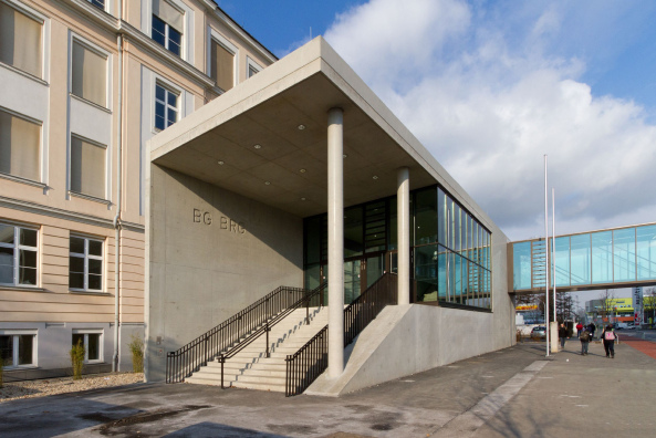 Peter Schwinde, Schwechat