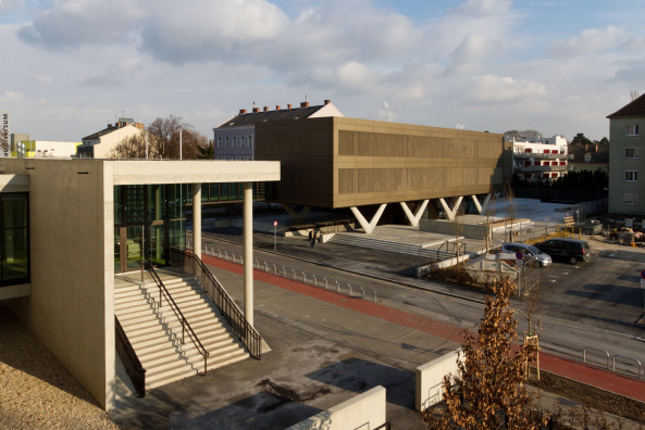 Peter Schwinde, Schwechat