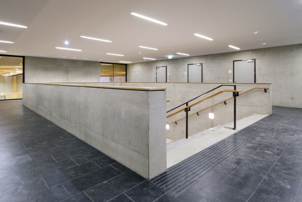 Peter Schwinde, Schwechat