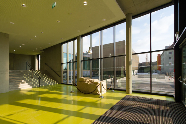 Peter Schwinde, Schwechat