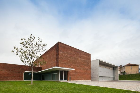 Feuerwehr, Alvaro Siza, Portugal, Santo Tirso, Klinker und Sichtbeton, Feuerwache in Portugal, Feuerwehrstation