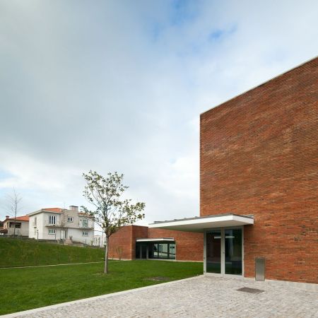 Feuerwehr, Alvaro Siza, Portugal, Santo Tirso, Klinker und Sichtbeton, Feuerwache in Portugal, Feuerwehrstation