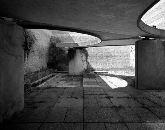 Italienischer Pavillon (heute: Zentralpavillon), Enrico Trevisianato, Marius de Maria e Bartholoeo Bezzi, Guido Cirelli, Duilio Torres, Carlo Scarpa, Veleriano Pastor, 1895, 1914, 1932, 1952, 1977