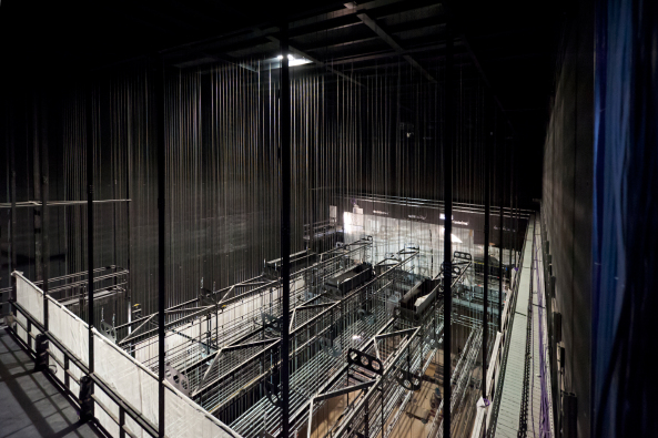 Musiktheater am Volksgarten Linz, Oper in Linz, Terry Pawson, Terry Pawson Architects, B�hne, Bauten f�r Musik, Archinauten Dworschak � M�hlbachler Architekten, Architektur Consult, Linz, Travertin, Fassade