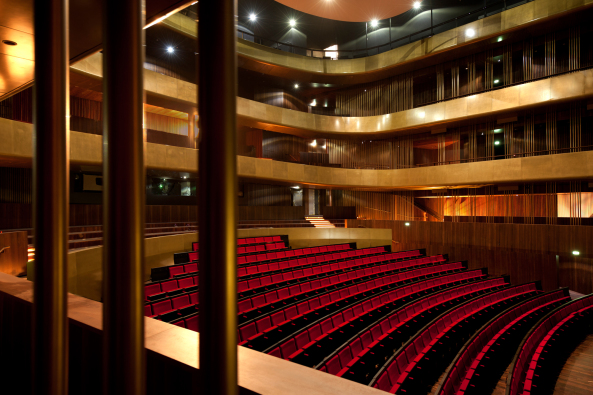 Musiktheater am Volksgarten Linz, Oper in Linz, Terry Pawson, Terry Pawson Architects, B�hne, Bauten f�r Musik, Archinauten Dworschak � M�hlbachler Architekten, Architektur Consult, Linz, Travertin, Fassade