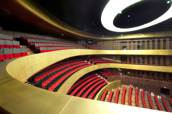 Musiktheater am Volksgarten Linz, Oper in Linz, Terry Pawson, Terry Pawson Architects, B�hne, Bauten f�r Musik, Archinauten Dworschak � M�hlbachler Architekten, Architektur Consult, Linz, Travertin, Fassade
