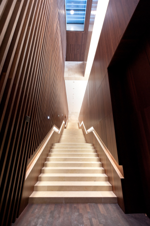 Musiktheater am Volksgarten Linz, Oper in Linz, Terry Pawson, Terry Pawson Architects, B�hne, Bauten f�r Musik, Archinauten Dworschak � M�hlbachler Architekten, Architektur Consult, Linz, Travertin, Fassade