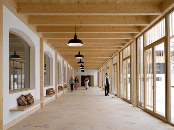 Preis „Bauen im Bestand“: Hotel und Gesundheits-Resort in Bayrischzell von   Florian Nagler Architekten